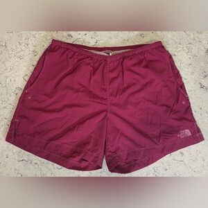 The North Face Women’s Quick Dry Everyday Shorts – Size Small